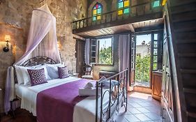 S.Nikolis' Hotel & Apartments